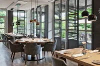 Courtyard Wiesbaden-Nordenstadt - sarapan