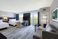 Hampton Inn & Suites by Hilton Watertown Boston - 2 étoiles