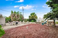 Sea Turtle Bungalow Just 200 Ft to the Beach - 3-Star