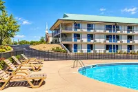 Crestview Inn Branson West by Silver Dollar City - piscina