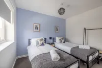 Spacious 3-Bed Home in Berkshire - By Tempstay - 2-Star
