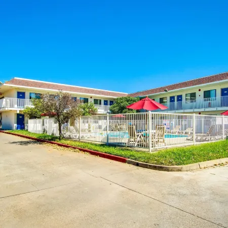 Motel 6 Redding, CA - North