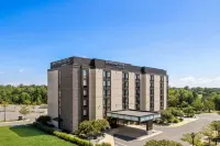 SpringHill Suites Gainesville Haymarket - parking