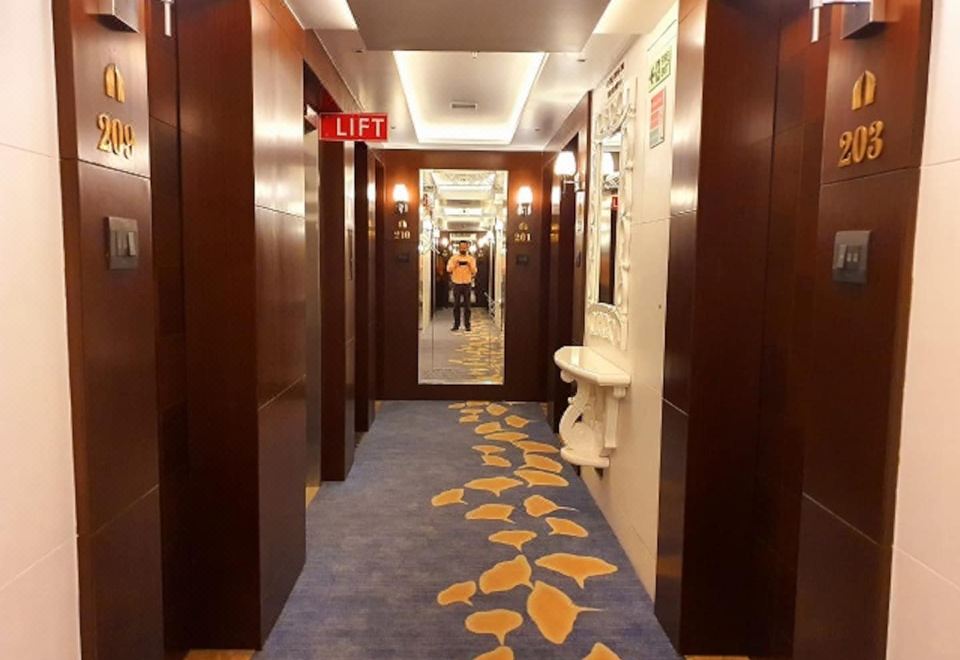 Amrutha Castle Hotel Over view