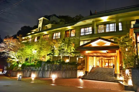 Arima Onsen Taketoritei Maruyama Отели рядом с достопримечательностью «Uroko no le»