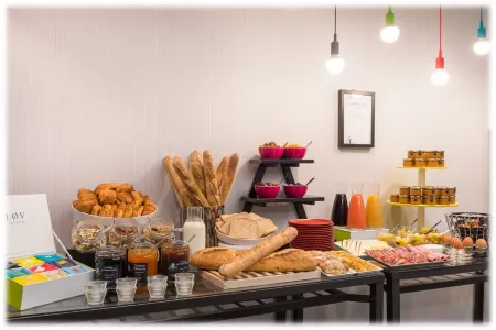 Hôtel Paris Vaugirard Отели рядом с достопримечательностью «Musee Mendjisky-Ecoles de Paris»