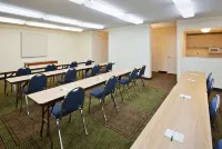 La Quinta Inn & Suites by Wyndham Redding Hotels in Redding