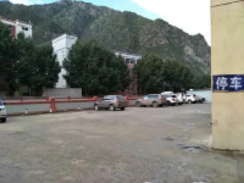Jiangda Huisheng Hotel Hotel a Jomda