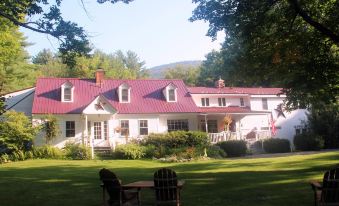 Buttonwood Inn on Mount Surprise