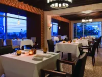 Hyatt Regency Chennai Hotels near Anna Nagar