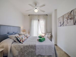 Puerto De La Duquesa- Playa, Apartamento De Lujo