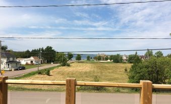 Cottage Jasmine on the Shediac Bay with Hot Tub