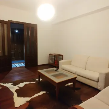 Charming 2-Bedroom Apartment in Heart of Kyiv Отели рядом с достопримечательностью «Андреевская церковь»