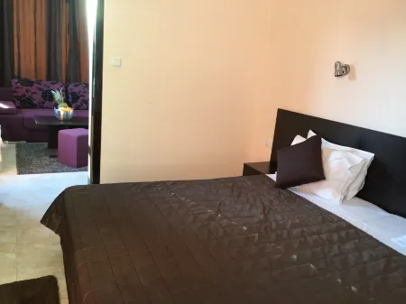 Salt Lake ApartHotel Отели в г. Поморие