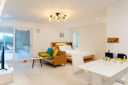 Gapyeong Adiel Pool Villa Отели рядом с достопримечательностью «Garden of Morning Calm»