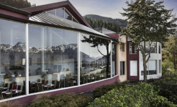 Mercure Queenstown Resort