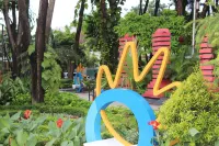 Scenic Studio Apartment at Bale Hinggil by Travelio Hotel di Kecamatan Sukolilo