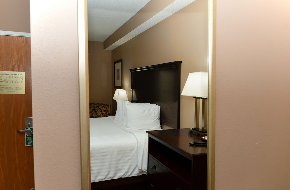 Cobblestone Inn & Suites - Denison Majestic Hills