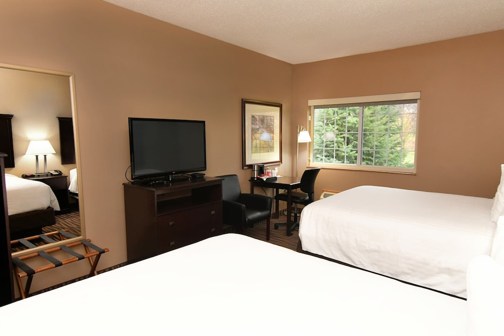 Cobblestone Inn & Suites - Denison Majestic Hills