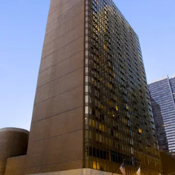 DoubleTree by Hilton Chicago Magnificent Mile Hotels near Clarence F. Buckingham Memorial Fountain
