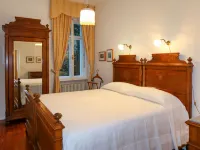 La Perla del Lago Hotels in 