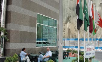 Al Bustan Tower Hotel Suites