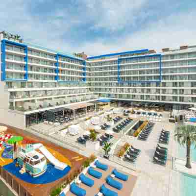 L'Azure Hotel Hotel Exterior