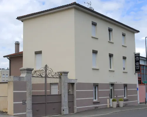 Aux Jardins de l'Isle Hotels in Vienne