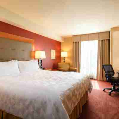 Holiday Inn & Suites Oakland - Airport Rooms