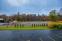 Red Roof Inn & Suites Hazleton Các khách sạn ở Xã Sugarloaf