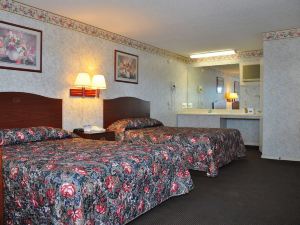 Merrimac Inn & Suites