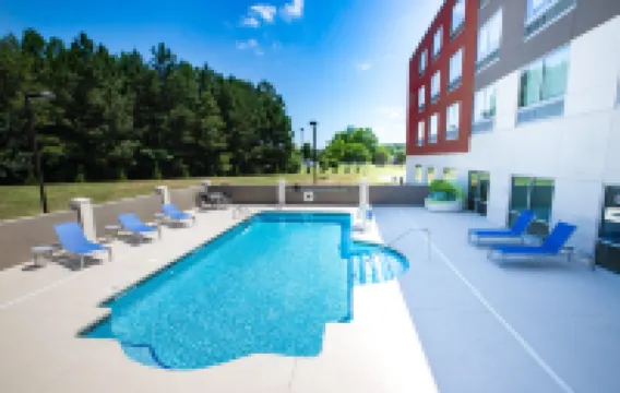 Holiday Inn Express & Suites GREENWOOD MALL by IHG