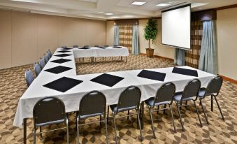 Holiday Inn Express & Suites Nampa - Idaho Center