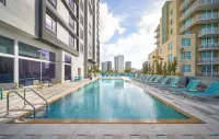 Home2 Suites by Hilton Ft. Lauderdale Downtown - 루프탑 수영장