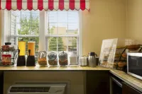 Microtel Inn & Suites by Wyndham Columbia/Fort Jackson N - breakfast