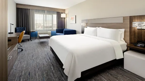 Holiday Inn Express & Suites Palm Desert - Millennium