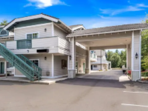 Quality Inn & Suites Bainbridge Island Hotels in Kitsap County