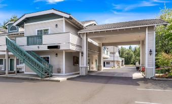 Quality Inn & Suites Bainbridge Island