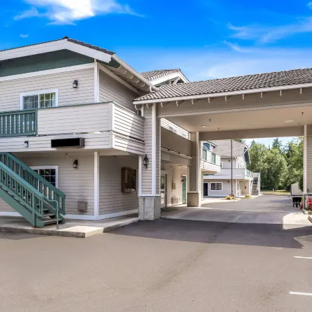 Quality Inn & Suites Bainbridge Island