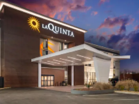 La Quinta Inn & Suites by Wyndham Columbus MS コロンバスのホテル