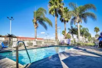 Motel 6 Riverside, CA - South - Pools