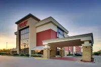 Drury Inn & Suites Greensboro فنادق في غرينسبورو