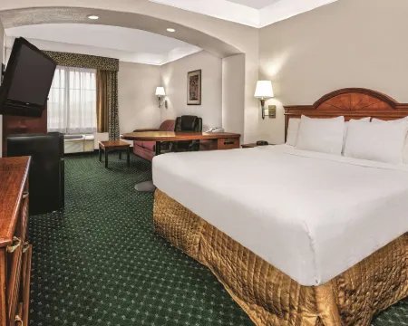La Quinta Inn & Suites by Wyndham Stephenville Hotels in Stephenville