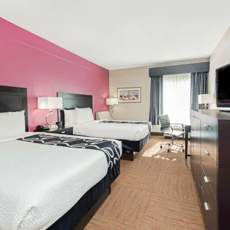 La Quinta Inn & Suites by Wyndham Winnie