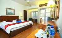 Theme Park & Resort Hotel Pantai Cermin - Homestays