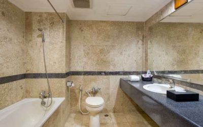 デラックス キングルーム インナ ガルーダ マリオボロ ジョグジャカルタの写真