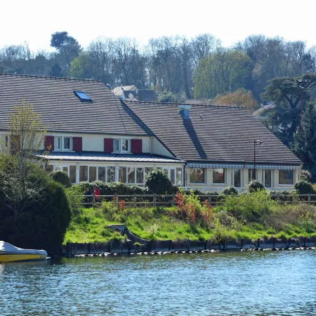 Logis - Hôtel & Restaurant des Lacs Paris Sud