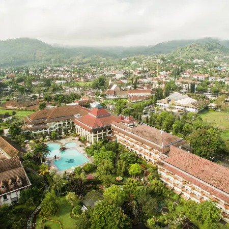 Royal Hotel and Villa Batu