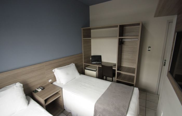 Kennedy Slim Hotel