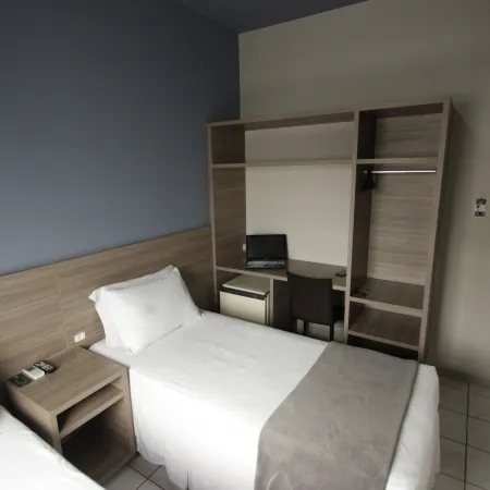 Kennedy Slim Hotel